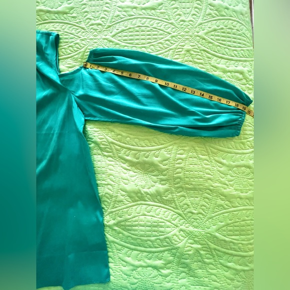 Lilly Pulitzer Cold Shoulder Silk Finch Top Size XL - Picture 8 of 11